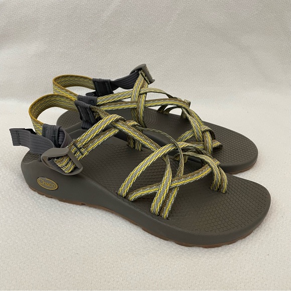 Chaco Zx/2 Classic Outdoor Adjustable Straps Toe Loop Sandal in Gold Size 9 - Picture 2 of 11